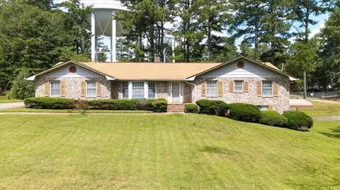 270 Hembree Rd, Roswell, GA 30075