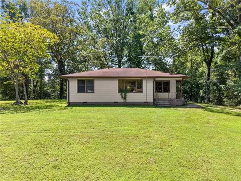 4938 Old Cornelia Hwy, Lula, GA 30554