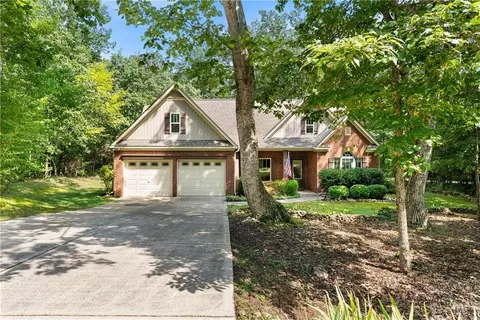 28 Murray Ave NE, Rydal, GA 30171