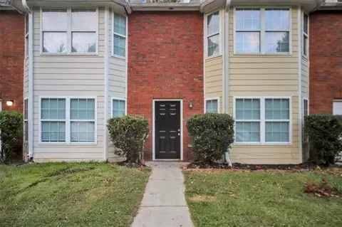 5564 Pineridge Ct, Forest Park, GA 30297