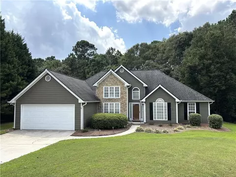 2989 Plantation Run Ct, Loganville, GA 30052