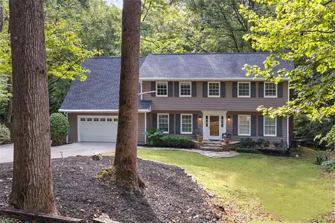 10555 Shallowford Rd, Roswell, GA 30075