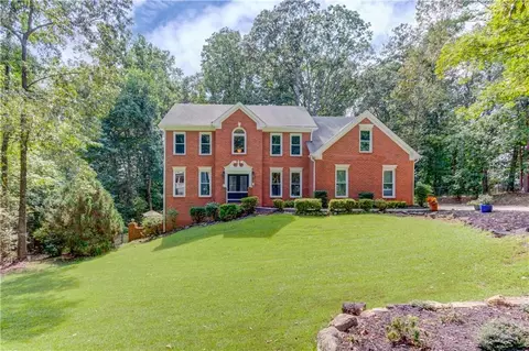 5310 Regency Lake Ct, Sugar Hill, GA 30518