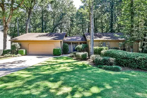 2528 Chimney Springs Dr, Marietta, GA 30062