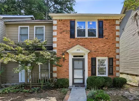 2223 Spring Walk Ct, Atlanta, GA 30341