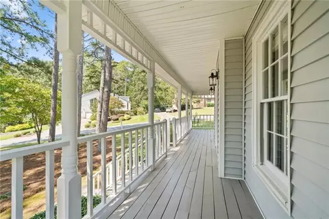 597 Farmbrook Trl NE, Kennesaw, GA 30144 photo 2