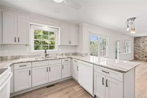 597 Farmbrook Trl NE, Kennesaw, GA 30144 photo 23