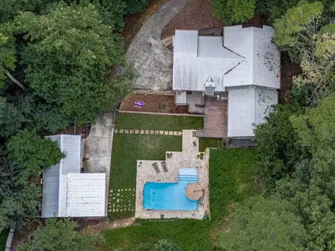 819 Victoria Pl, Woodstock, GA 30189