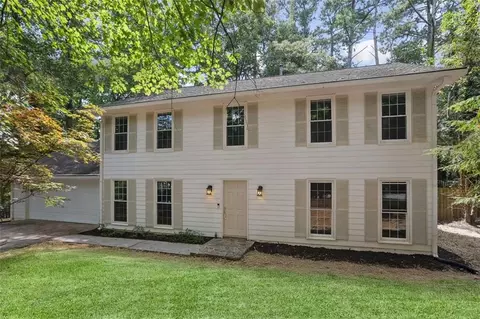 985 Lake Haven Ct, Roswell, GA 30076
