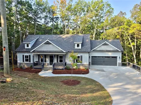 106 Beech Ct, Waleska, GA 30183