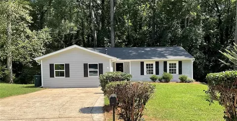 750 Stonedraw Ct, Stone Mountain, GA 30083