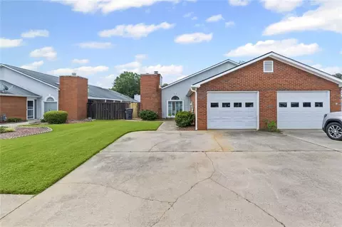 140 Courtyard Ln, Fayetteville, GA 30215