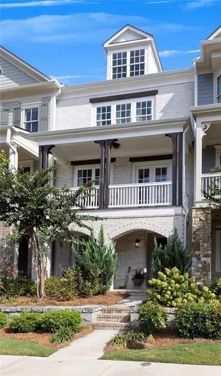 967 S On Main Dr, Woodstock, GA 30188