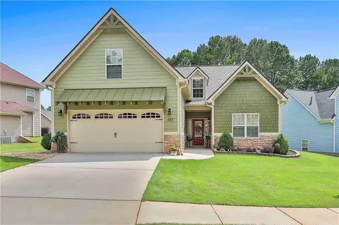 187 Greenview Dr, Newnan, GA 30265