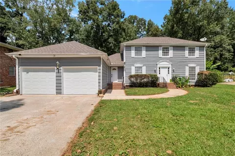 4570 Craghill Cir, Stone Mountain, GA 30083