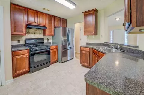 Kitchen - 140 Ridge Pointe Dr, Covington, GA 30016 photo 2 of 2