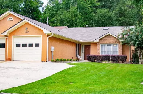 7125 Woodridge Ln, Union City, GA 30291