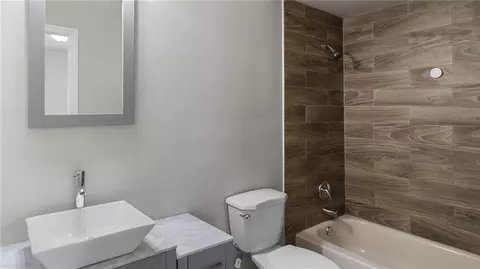 Bath - 2793 Suwanee Ave, Macon, GA 31204 photo 1 of 2