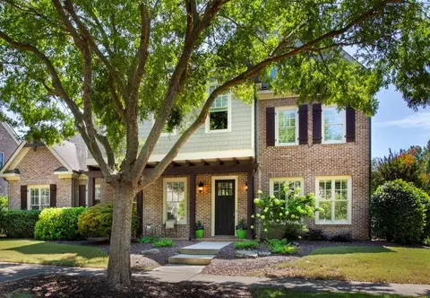 1095 Lunsford Cir, Alpharetta, GA 30004