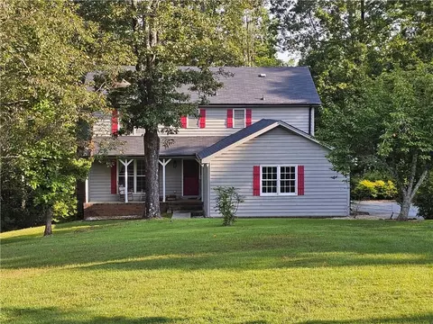 146 Cherokee Hills Ln, Toccoa, GA 30577