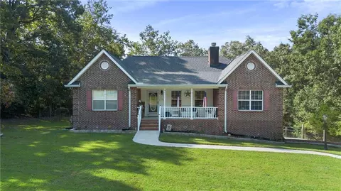 201 Van Dell Dr, Rock Spring, GA 30739