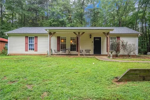 382 Freeman Dr, Maysville, GA 30558