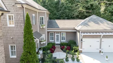 405 Glenmanor Ct, Atlanta, GA 30328