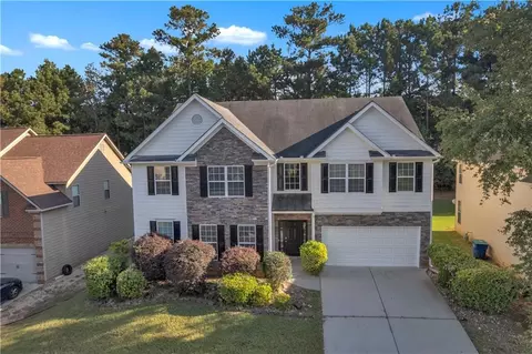 8030 Snapwell Dr, Fairburn, GA 30213