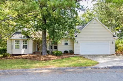 18 Devonshire Dr, Rome, GA 30161