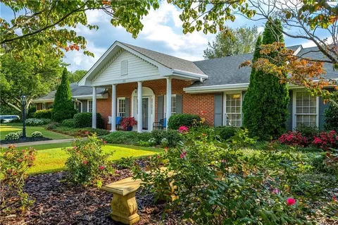 155 Bent Grass Dr, Roswell, GA 30076