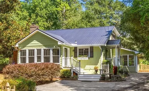 1599 Frazier Rd, Decatur, GA 30033