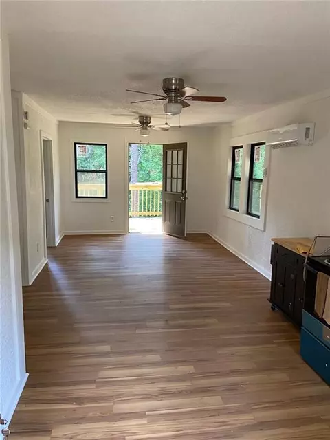 Living - 37 Hawk Ct, Toccoa, GA 30577 photo 1 of 1