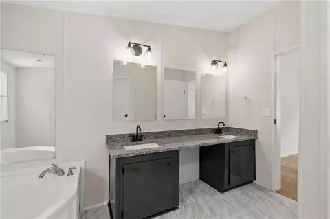 Bath - 4250 Scott Brown Rd SE, Fairmount, GA 30139 photo 1 of 4