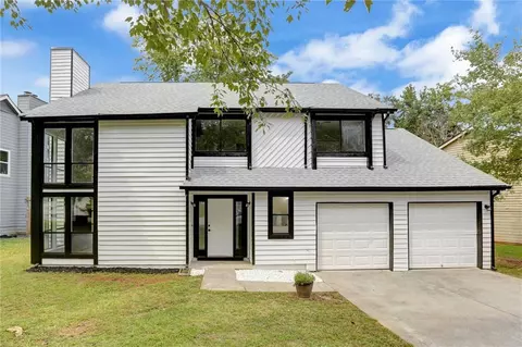 1124 Empire Cir, Lawrenceville, GA 30044