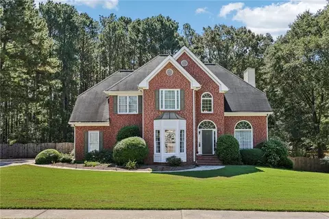 7522 Greens Mill Dr, Loganville, GA 30052