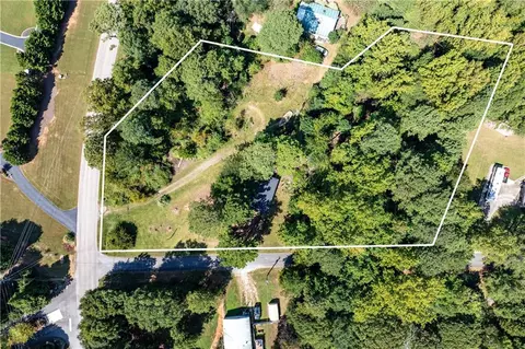 6352 Lights Ferry Rd, Flowery Branch, GA 30542