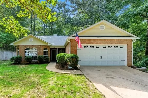 8060 Longleaf Dr, Villa Rica, GA 30180