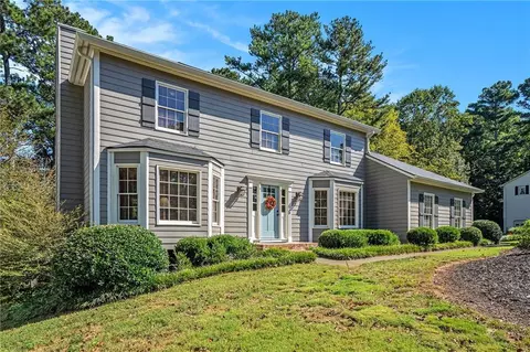 3951 Millwood Ln, Lilburn, GA 30047