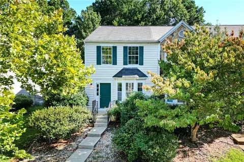 148 Willow Stream Ct, Roswell, GA 30076