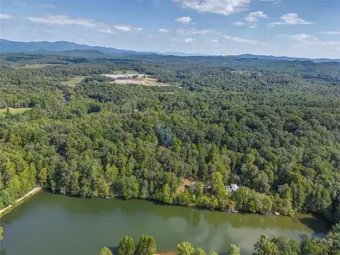 474 White Pine Cir, Demorest, GA 30535