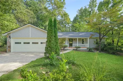 5226 Cumberland Way, Stone Mountain, GA 30087