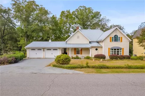 241 Sims St, Maysville, GA 30558