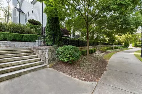 Exterior - 3505 Keswick Dr, Chamblee, GA 30341 photo 5 of 15