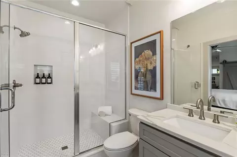 Bath - 3505 Keswick Dr, Chamblee, GA 30341 photo 6 of 6