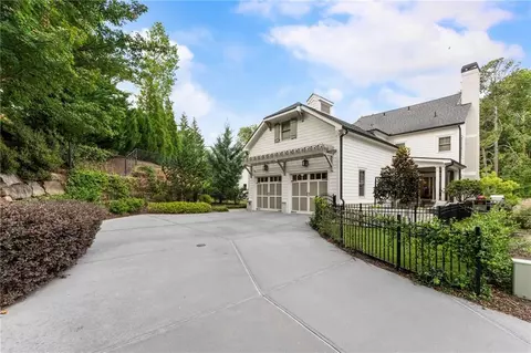 Exterior - 3505 Keswick Dr, Chamblee, GA 30341 photo 13 of 15