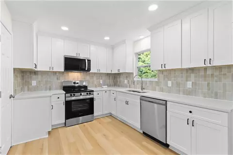 Kitchen - 417 Phillips Dr NW, Monroe, GA 30656 photo 2 of 2