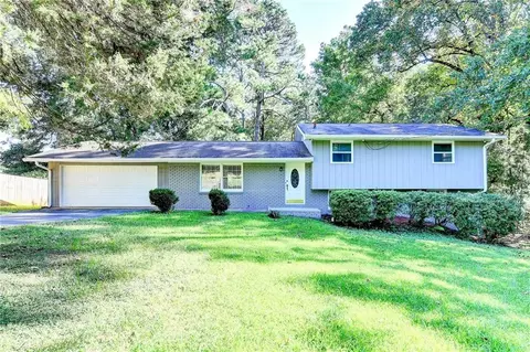 2414 Robin Hood Pl, Marietta, GA 30068