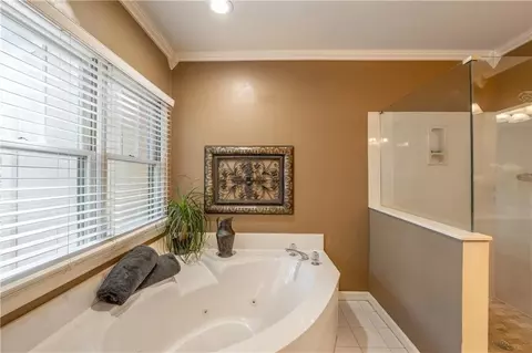 Bath - 3659 E Bay St, Duluth, GA 30096 photo 3 of 6