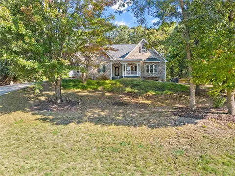 187 Oak Creek Dr, Dawsonville, GA 30534