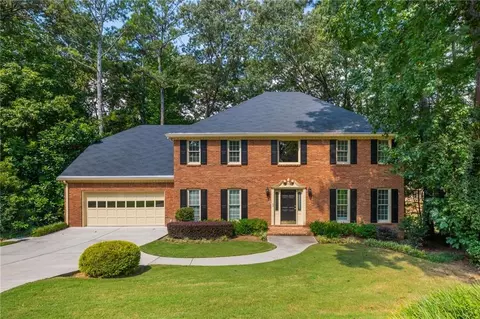220 Malvern Pl, Roswell, GA 30076